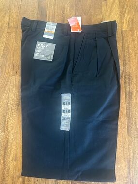 Dockers Men's Black Easy Khaki Pleated Chinos